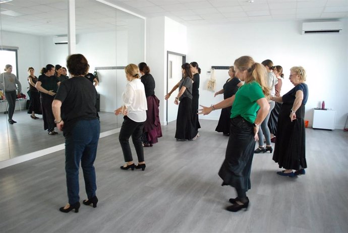 Imagen de un taller de baile en Tomares