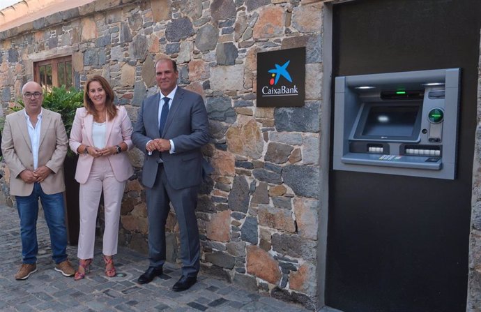 CalixaBank alcanza el 100% de cobertura financiera en Canarias