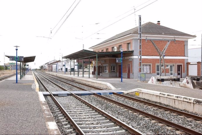 El Gobierno autoriza licitar por 40 millones dos contratos para renovar la línea de tren convencional entre Navarra y La Rioja