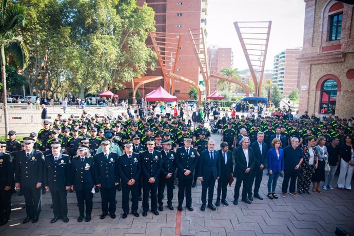 Acto de bienvenida de los 133 nuevos agentes de la Guardia Urbana de Barcelona, este martes.