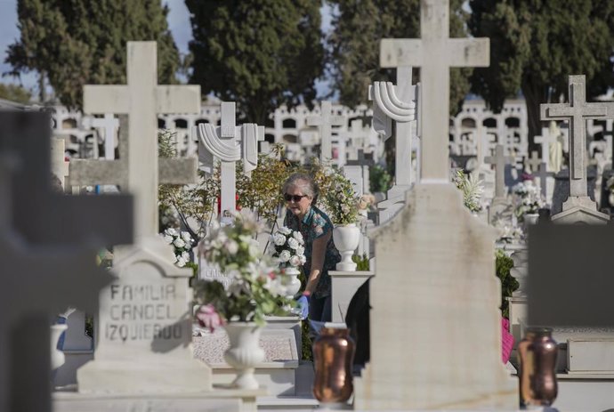 Archivo - Cementerio de San Fernando en la festividad de Todos los Santos