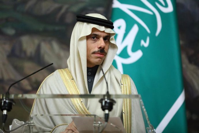 Archivo - El ministro de Exteriores saudí, Faisal bin Farhan