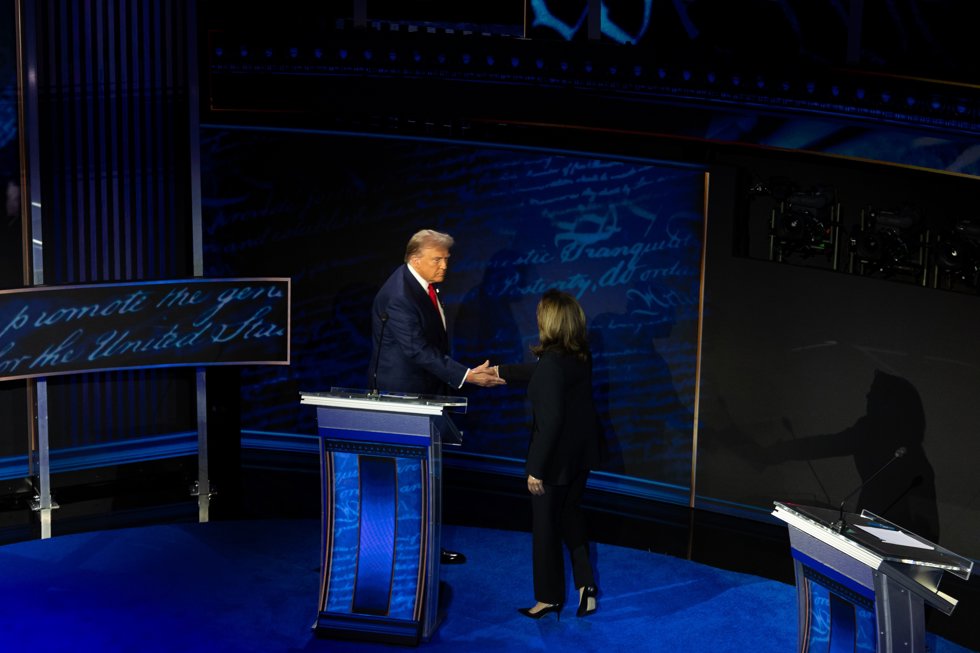 10 September 2024, US, Philadelphia: US Former President Donald Trump and US Vice President Kamala Harris shake hands on stage during the ABC News Presidential Debate. Photo: Abc/ZUMA Press Wire/dpa