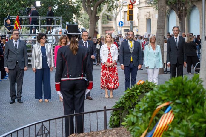 El presidente del Parlament, en la ofrenda floral de Rafael Casanova, en la Diada de 2024