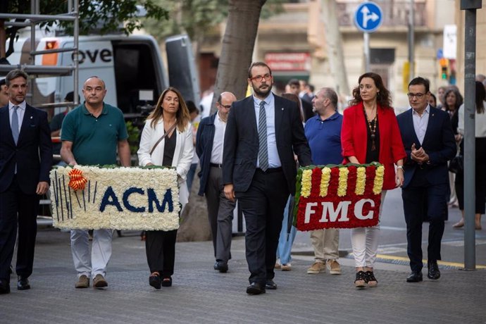 La presidenta de la ACM, Meritxell Budó, y el nuevo presidente de la FMC, David Bote, en la ofrenda floral conjunta por la Diada.