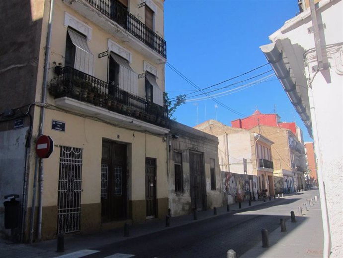 Archivo - Imagen de una calle del barrio valenciano del Cabanyal