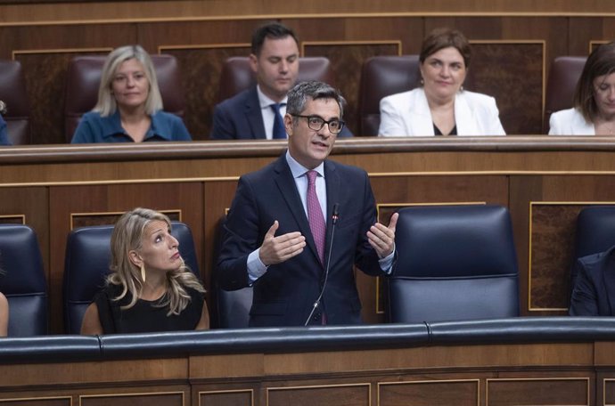 El ministro de la Presidencia, Justicia y Relaciones con las Cortes, Félix Bolaños, interviene durante una sesión de control al Gobierno, en el Congreso de los Diputados, a 11 de septiembre de 2024, en Madrid (España).