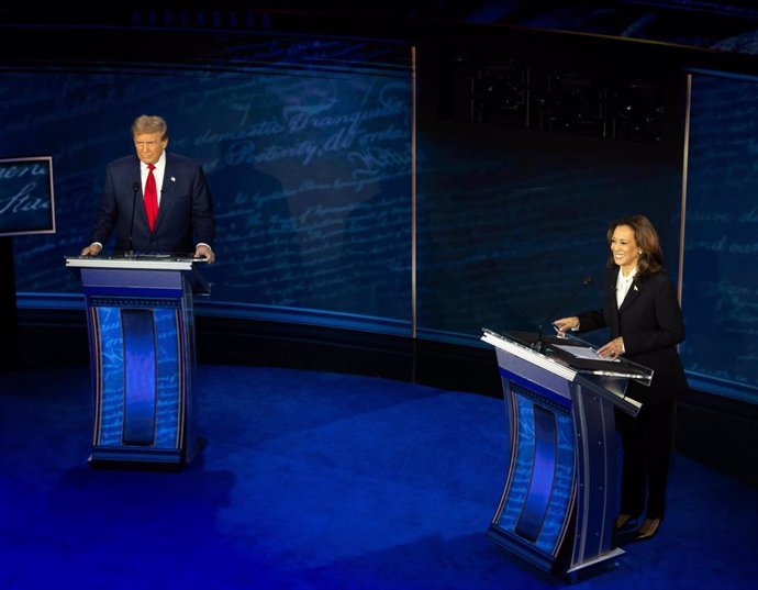 10 September 2024, US, Philadelphia: US Former President Donald Trump and US Vice President Kamala Harris on stage during the ABC News Presidential Debate. Photo: Abc/ZUMA Press Wire/dpa