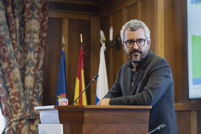 EL secretario de Estado de Sanidad, Javier Padilla, durante el XXIII ENCUENTRO DE LA INDUSTRIA FARMACEUTICA EN LA UIMP