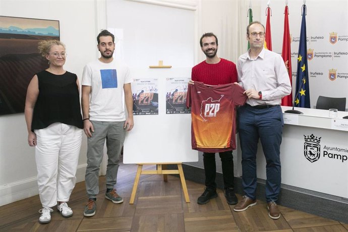 Presentación de la decimoquinta edición de la maratón P2P Skate Race, que une Pamplona con Puente la Reina