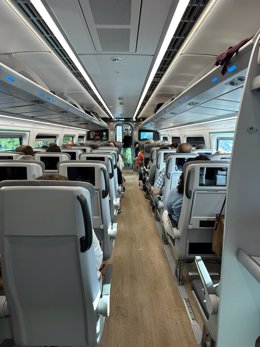 Archivo - Tren de alta velocidad entre Asturias y Madrid