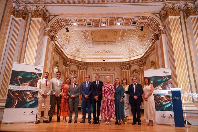 La consejera de Cultura y Deporte, Patricia del Pozo (5d) preside la foto de familia, a 11 de septiembre de 2024, en Málaga. 