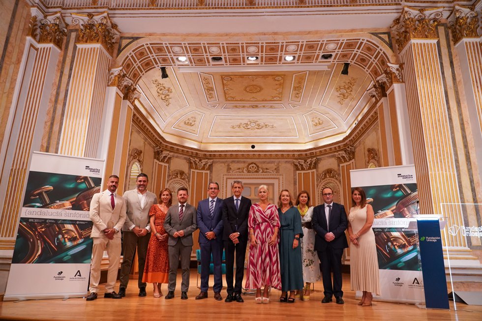 La consejera de Cultura y Deporte, Patricia del Pozo (5d) preside la foto de familia, a 11 de septiembre de 2024, en Málaga.