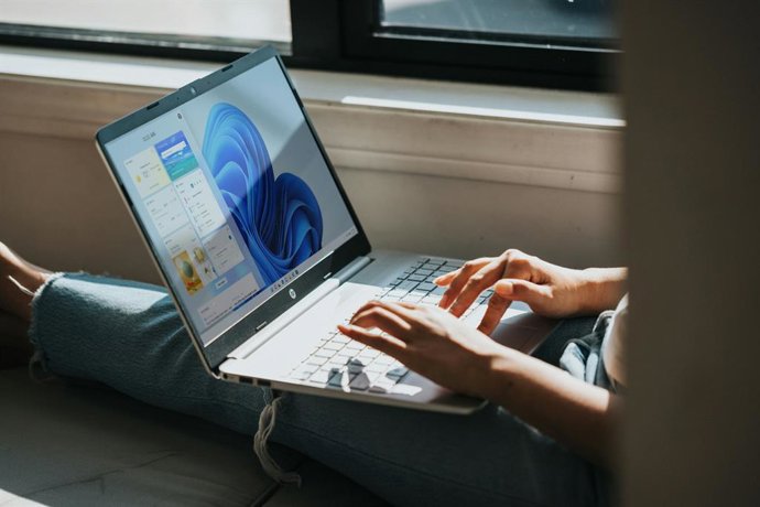 Latam.-Portaltic.-Microsoft dejará de actualizar Windows 11 21H2 y 22H2 a partir del 8 de octubre para pasar a la versión 23H2