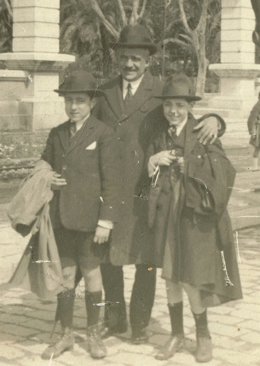 Fernando Guerrero Strachan con sus hijos Fernando y Eduardo. Archivo familia Guerrero-Strachan.