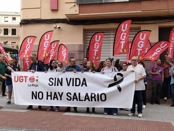 Concentración de UGT por el último fallecido en accidente laboral en La Rioja