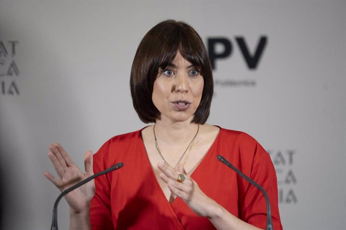 La ministra de Ciencia, Innovación y Universidades, Diana Morant, interviene durante el Acto de Apertura del Curso Académico 2024/2025 de las Universidades Valencianas