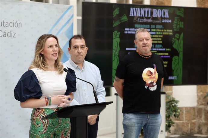 La vicepresidenta de la Fundación Provincial de Cultura de la Diputación de Cádiz, Vanesa Beltrán, presenta el Festival Avanti Rock 2024 que se celebrará en El Bosque.