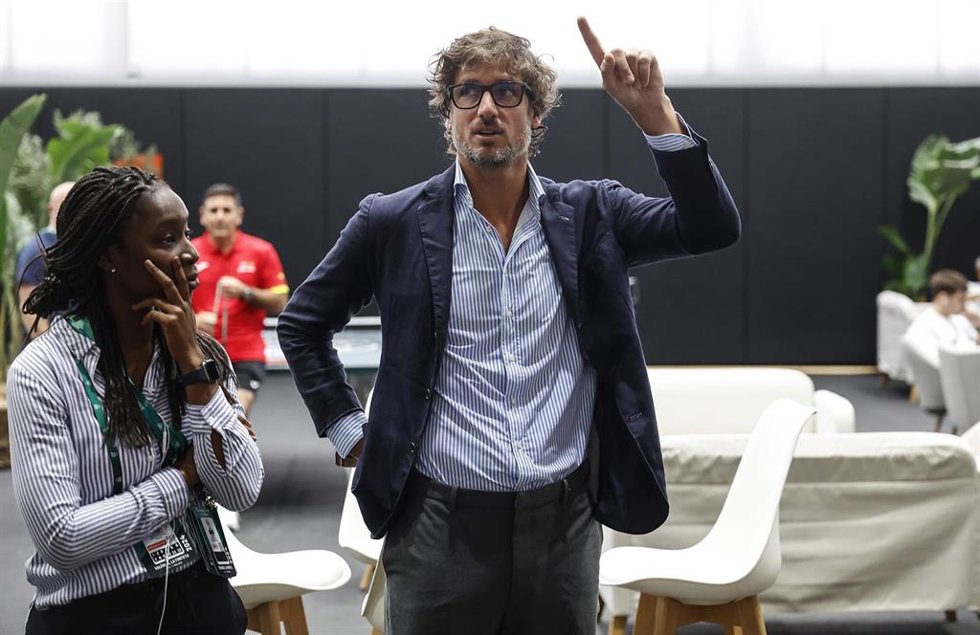 El tenista Feliciano López durante la Copa Davis, a 11 de septiembre de 2024, en Valencia, Comunidad Valenciana (España). Lexus es vehículo oficial de la Copa Davis 2024, encargado del transporte de jugadores y equipos en los eventos de la fase de grupo