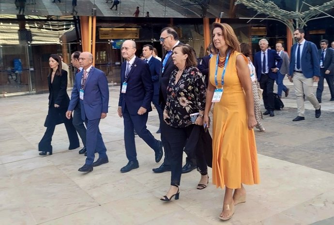 Autoridades durante la inauguración de Seatrade Cruise Med en Fycma.