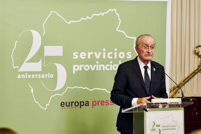 El alcalde de Málaga, Francisco de la Torre, interviene durante el acto conmemorativo del 25 aniversario de la puesta en marcha de los ocho servicios de noticias de ámbito provincial de Europa Press Andalucía.