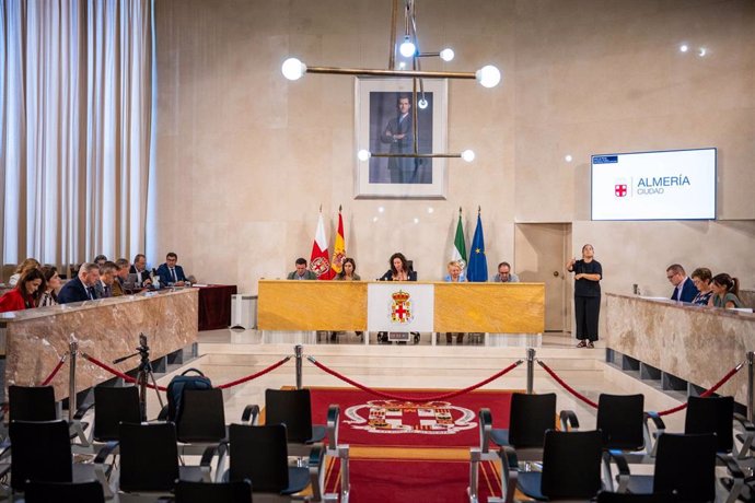 Pleno ordinario en el Ayuntamiento de Almería