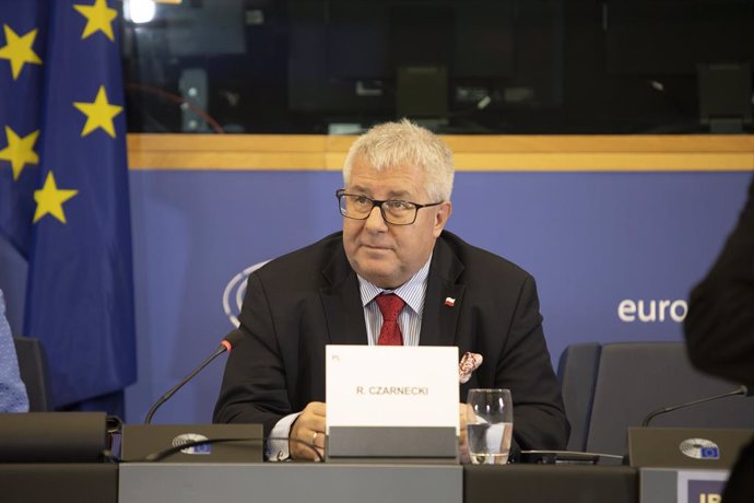 Archivo - November 22, 2023, Strasbourg, France: Ryszard Czarnecki MEP from Poland speaks during the press conference. A wide spectrum of Members of European Parliament (MEP), address a conference in Strasbourg on Wednesday, calling on European Union lead