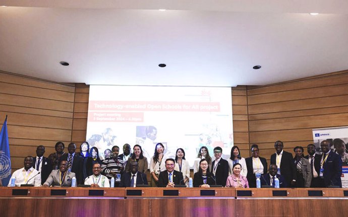 Attendees at the UNESCO-Huawei Technology-enabled Open Schools for All Forum / Image Credit  UNESCO / M. Etchegoyen