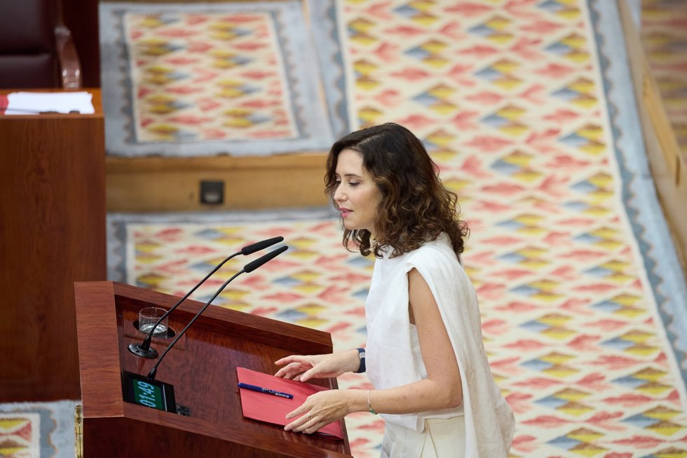 La presidenta de la Comunidad de Madrid, Isabel Díaz Ayuso, interviene durante la segunda sesión del Debate del Estado de la Región, en la Asamblea de Madrid, a 13 de septiembre de 2024, en Madrid (España).