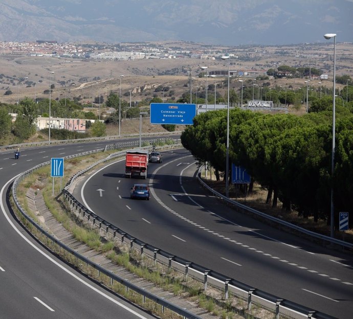 Archivo - Los vecinos de Colmenar Viejo reclaman reforzar el Cercanías ante las obras de ampliación de la M-607