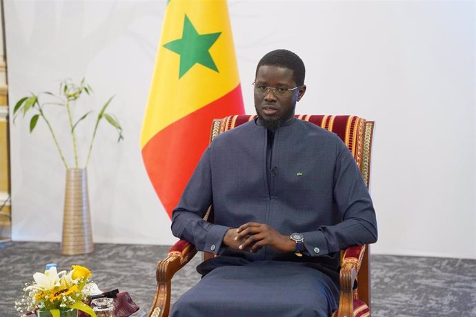 El presidente de Senegal, Bassirou Diomaye Faye, durante una entrevista en la capital del país, Dakar (archivo)