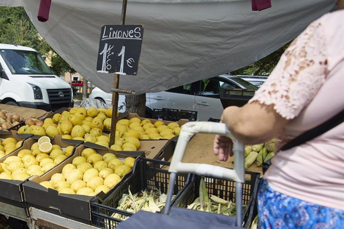 El IPC baja seis décimas en agosto, hasta el 2,2%, por el abaratamiento de gasolinas y alimentos