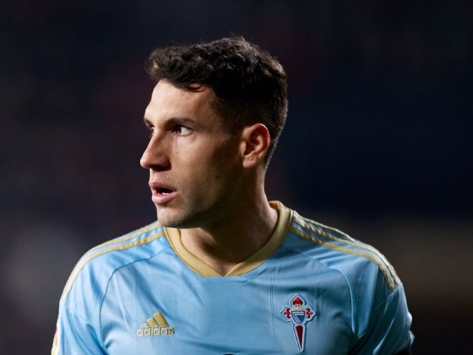 Hugo Mallo of RC Celta de Vigo looks on during the LaLiga Santander match between CA Osasuna and RC Celta de Vigo at El Sadar  on March 6, 2023, in Pamplona, Spain.