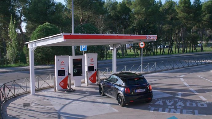 Punto de recarga de vehículo eléctrico de Cepsa