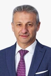 El ex presidente de Puertos dirige una cátedra patrocinada por la empresa que sugirió para distribuir las mascarillas