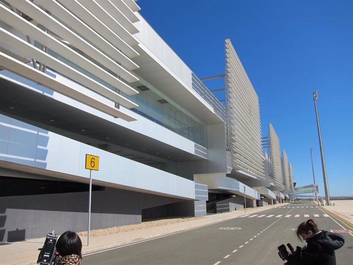 Archivo - Aeropuerto de Corvera. Terminal de pasajeros. Aeropuerto Internacional de la Región de Murcia. Avión. Turismo. Torre de control