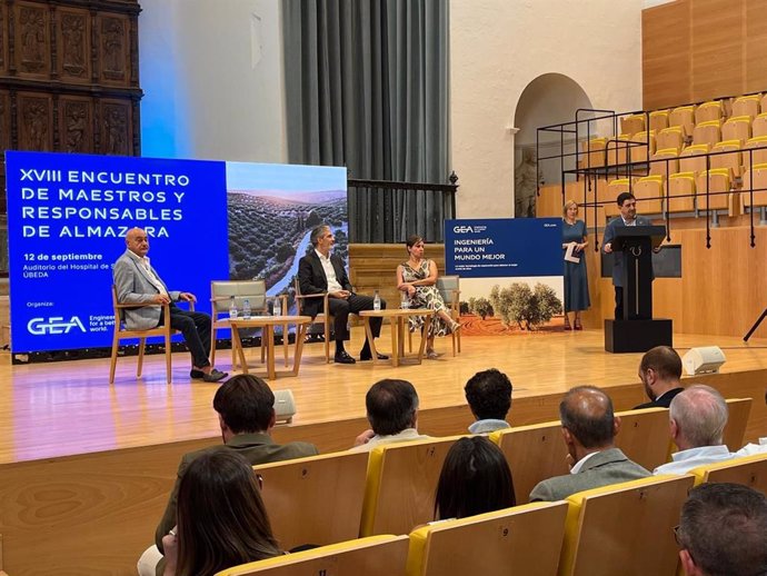 Reyes interviene en el XVIII Encuentro de responsables y maestros de almazara.