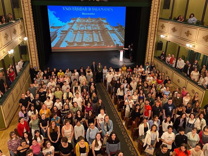 Salamanca da la bienvenida a 1.000 alumnos erasmus y de programas de intercambio