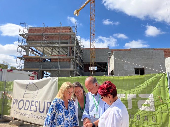 Eva Pajares en las obras del nuevo edificio de Salud Mental en el Hospital de Jerez.