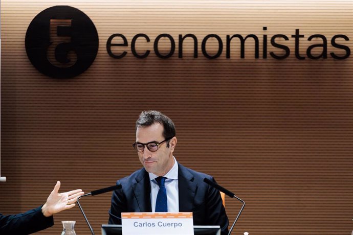 El ministro de Economía, Comercio y Empresa, Carlos Cuerpo, durante una conferencia sobre crecimiento equilibrado y sostenible, en la sede del Consejo General de Economistas, a 12 de septiembre de 2024, en Madrid (España). El encuentro se ha celebrado baj