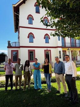 Visita de responsables del Ministerio de Agricultura a la finca Haza de la Concepción de la Diputación de Cáceres