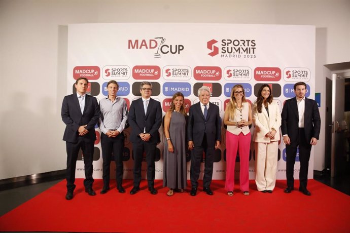 Foto familia de la presentación de Sports Summit Madrid