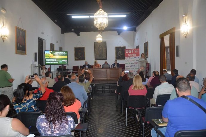 Jornadas sobre el Perte agroalimentario organizadas por UGT Sevilla en Osuna, en la antigua Universidad.