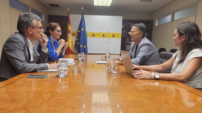 Reunión de Mónica García con FEDER.