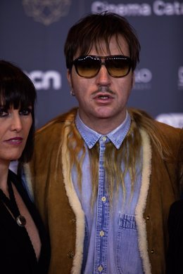 Archivo - El director de cine Albert Serra posa en el photocall de los XII Premios Gaudí que concede la Academia del Cine Catalán, en Barcelona (España), a 19 de enero de 2020.