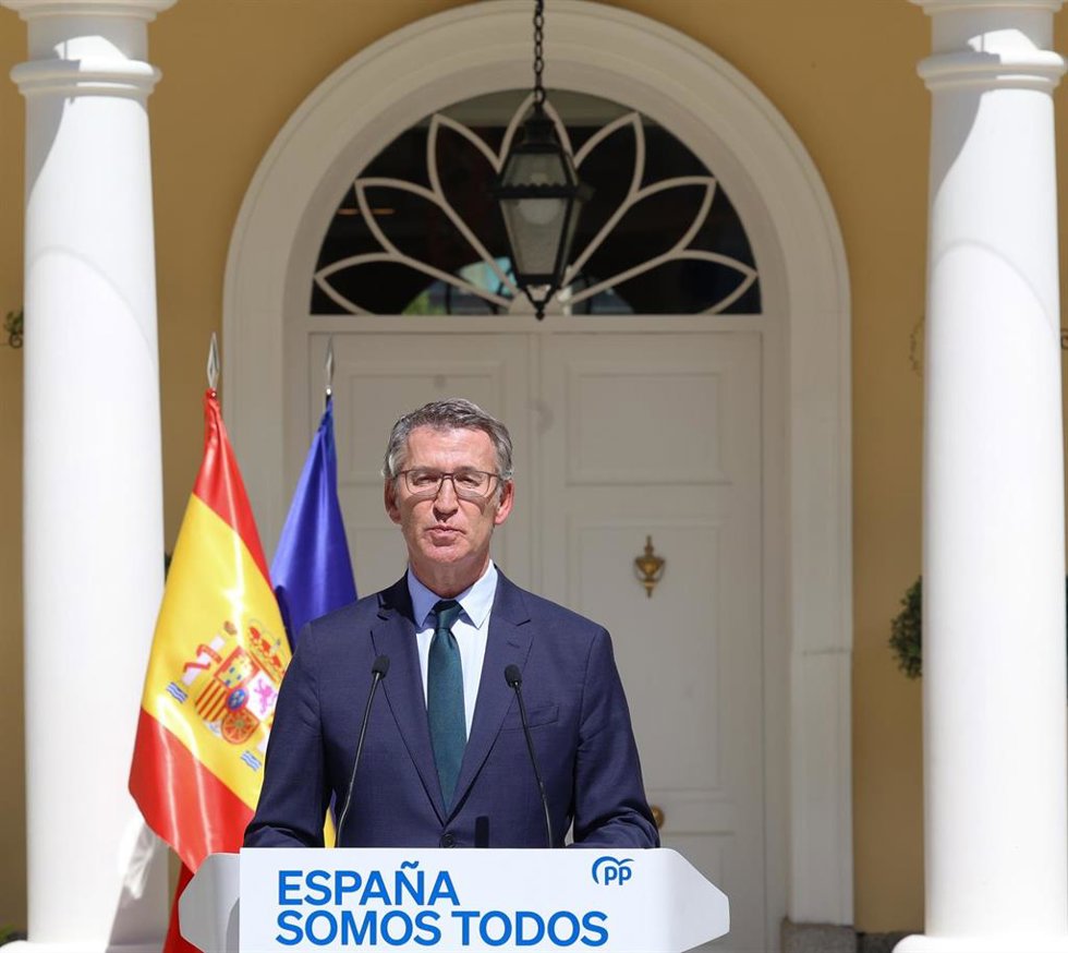 El presidente del PP, Alberto Núñez Feijóo, durante una rueda de prensa posterior a la reunión con los barones del PP, en el Palacio de los Duques de Pastrana, a 6 de septiembre de 2024, en Madrid (España). Durante el encuentro, al que acuden los once p
