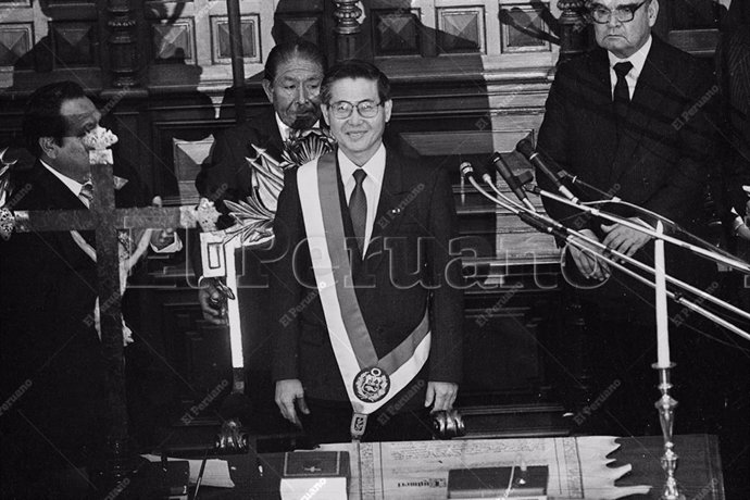 Lima - 28 julio 1990 / Juramentación del ingeniero Alberto Fujimori como nuevo presidente de la República.