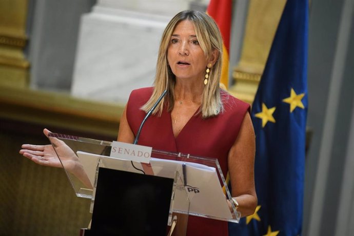 La portavoz del PP en el Senado, Alicia García, durante una rueda de prensa en el Senado, a 28 de agosto de 2024, en Madrid (España). En su comparecencia, Alicia García ha anunciado la actividad del Grupo Popular en los próximos meses.