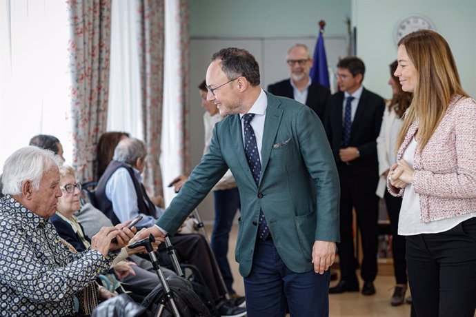 El cap de Govern d'Andorra, Xavier Esport, celebra Meritxell amb els usuaris del centre sociosanitari El Cedre