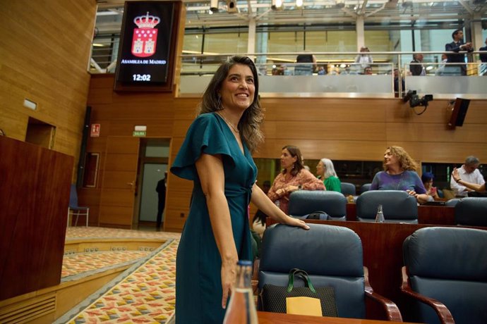 La portavoz de Más Madrid en la Asamblea, Manuela Bergerot, durante la primera sesión del Debate del Estado de la Región en la Asamblea de Madrid, a 12 de septiembre de 2024